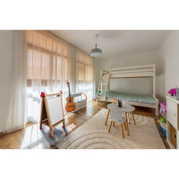 Stojak edukacyjny dla dzieci Memobe 2 wsuwane tablice 51x51x98 cm