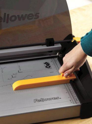 Gilotyna do papieru A4 Fellowes Plasma